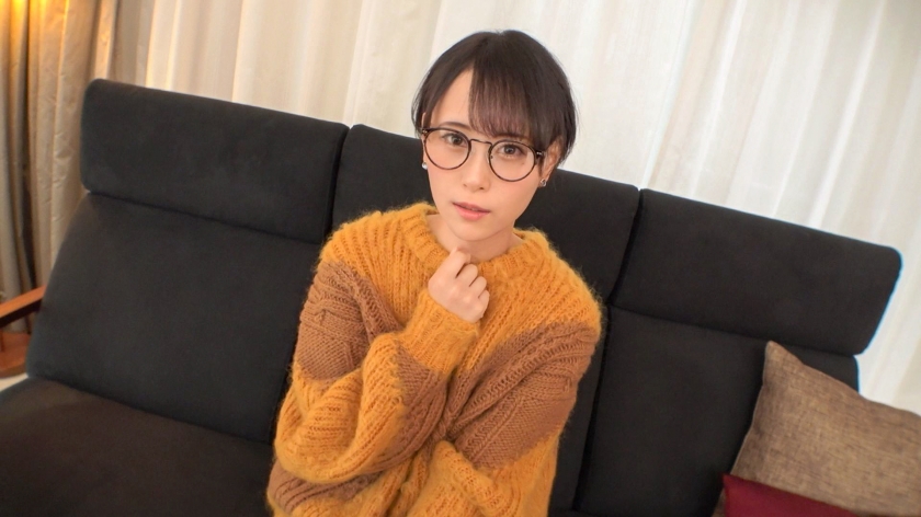 SIRO-4712 First shot Innocent whitening skin Curious precocious Musume Introductory glasses girl with only one experienced person appears