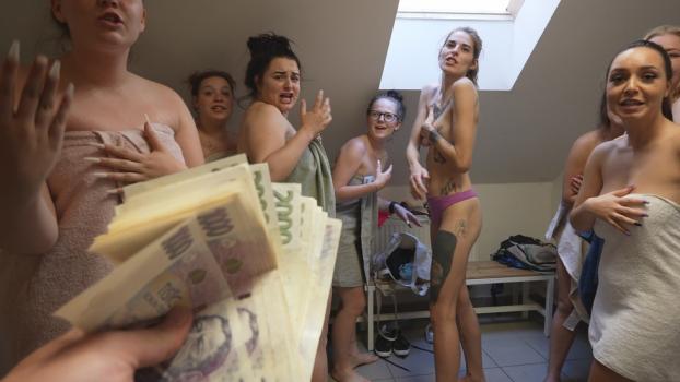 [CzechStreets] Watching Girls Taking Shower E138 Part2 (2022.12.02)