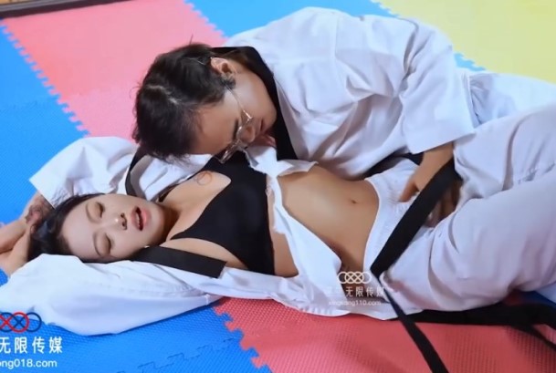 XK8159 Judo Black Belt Female Coach Can’t Beat Big Cock Of Student