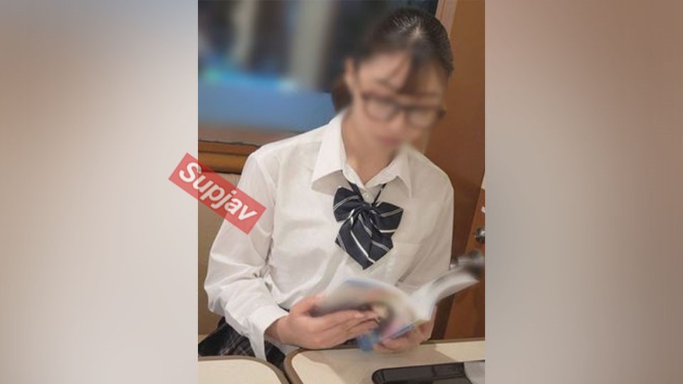 FC2PPV 3861290 Honor Student With Glasses. Due To The Hardships Of Living, I Was Promised Only Panty Shots And Creampied At A Hotel.