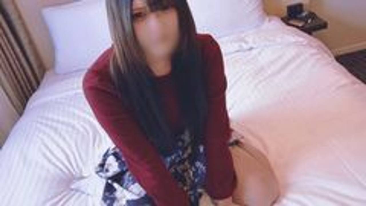 FC2PPV 4668424 [Face Revealed] Con Cafe Girl Kana-Chan, Emergency Support For Financial Difficulties. After 8 Days Of Abstinence, An Angry Old Man’s Penis Ejaculates Raw And Ejaculates A Lot.